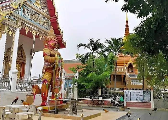 Golden Lotus Ratchada 2*